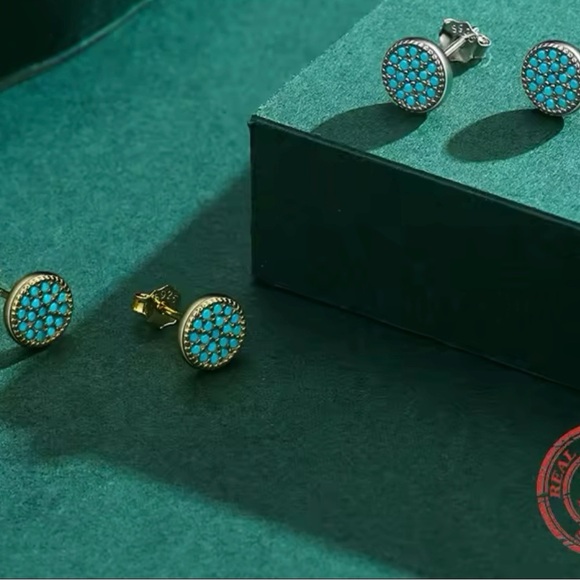 Delicate Turquoise Stud - Picture 4 of 5